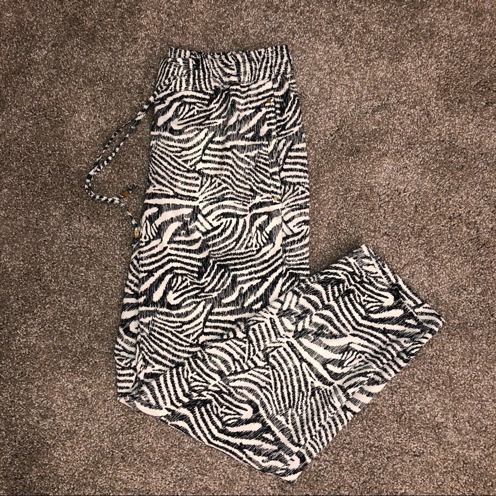 🥳FREE WITH PURCHASE🥳 H&M animal print dress pant